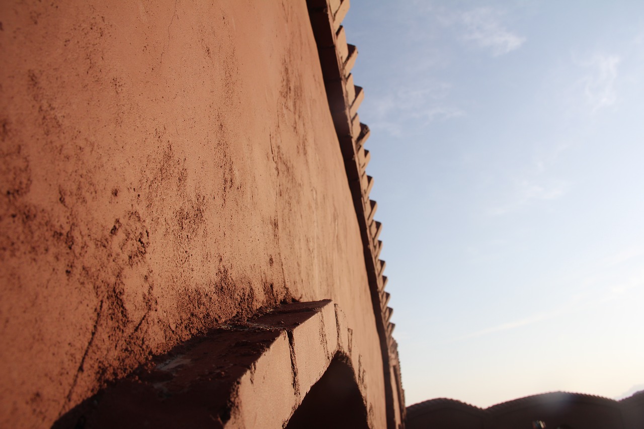 red wall buddha sky free photo