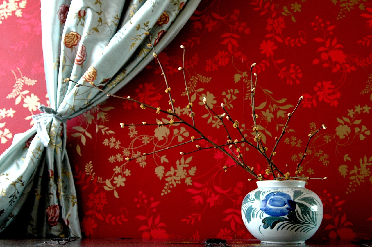 red wall interior porcelain free photo