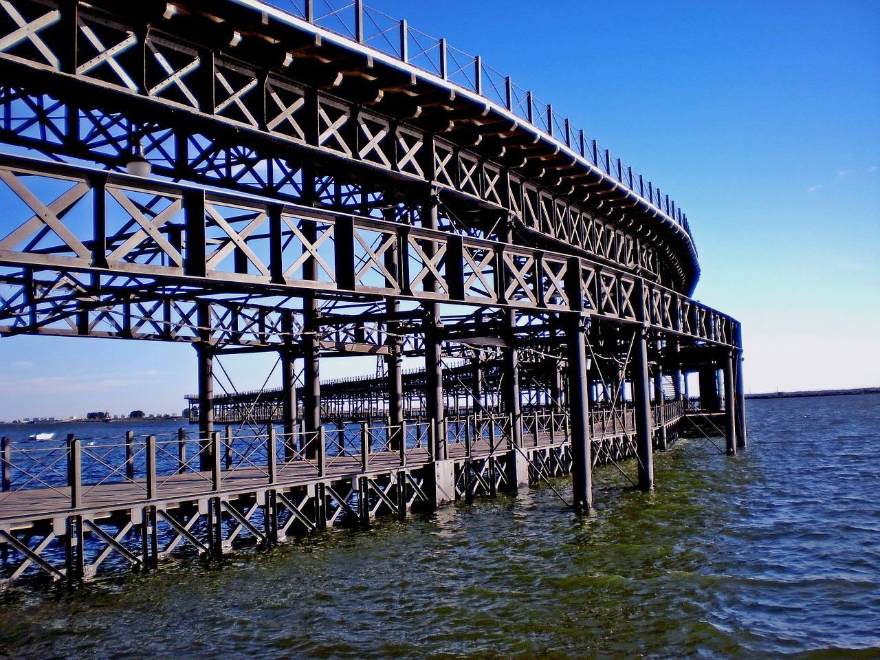 red wharf huelva river odiel free photo