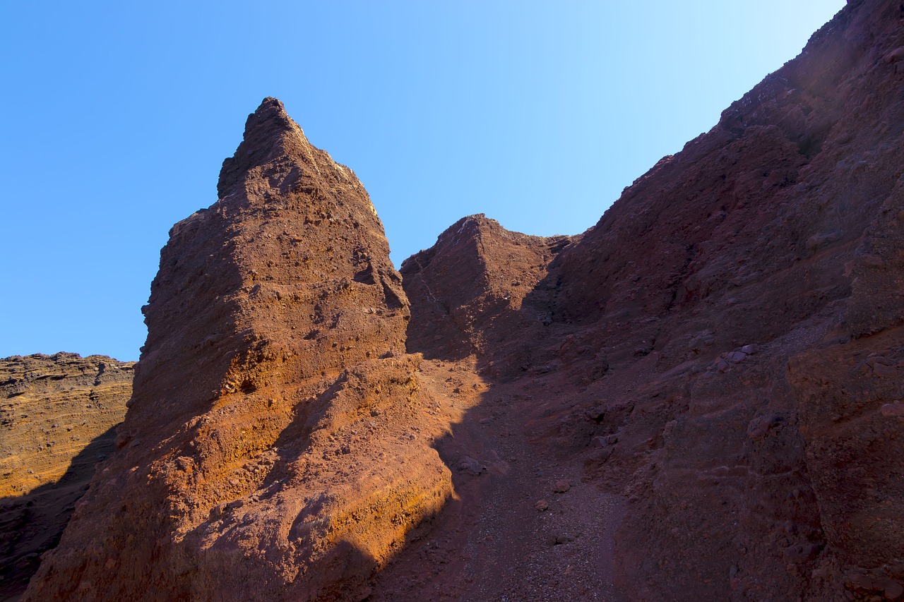 redbeach santorini greece free photo