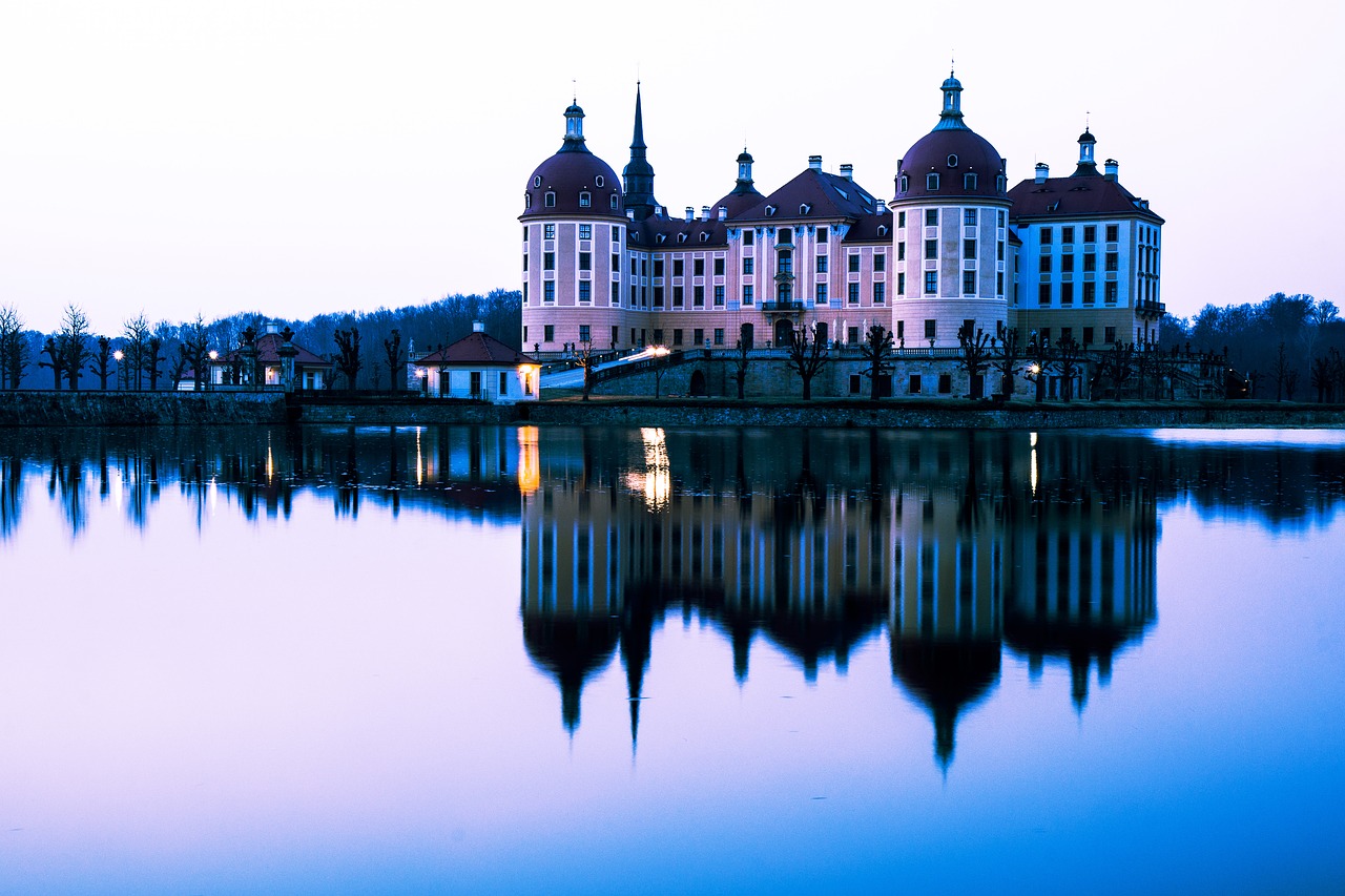 reflection architecture waters free photo