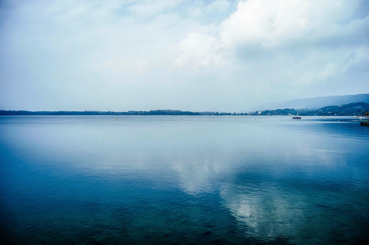 reflection water ocean free photo