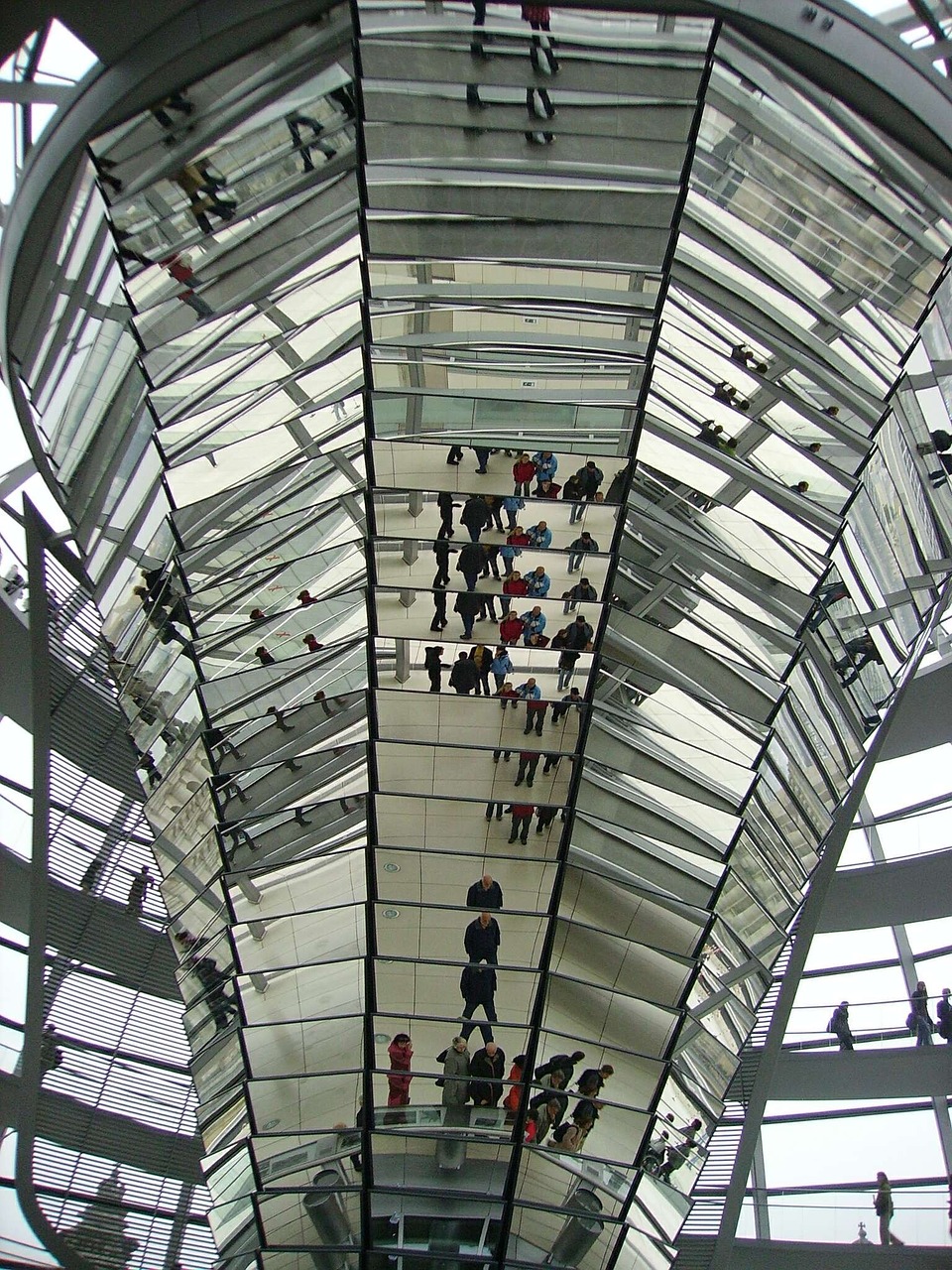 reflections reichstag free pictures free photo