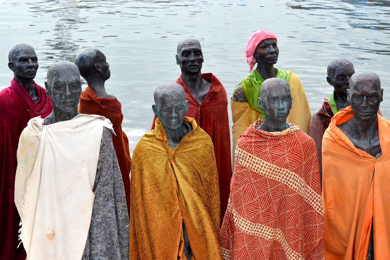 refugees sea human free photo