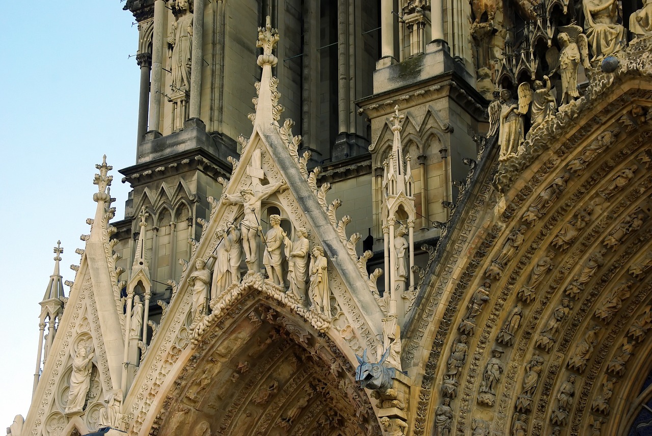 reims cathedral cruxifixion free photo