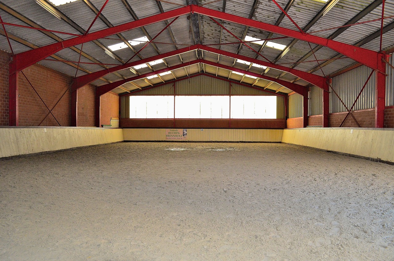 reithalle equestrian riding space free photo