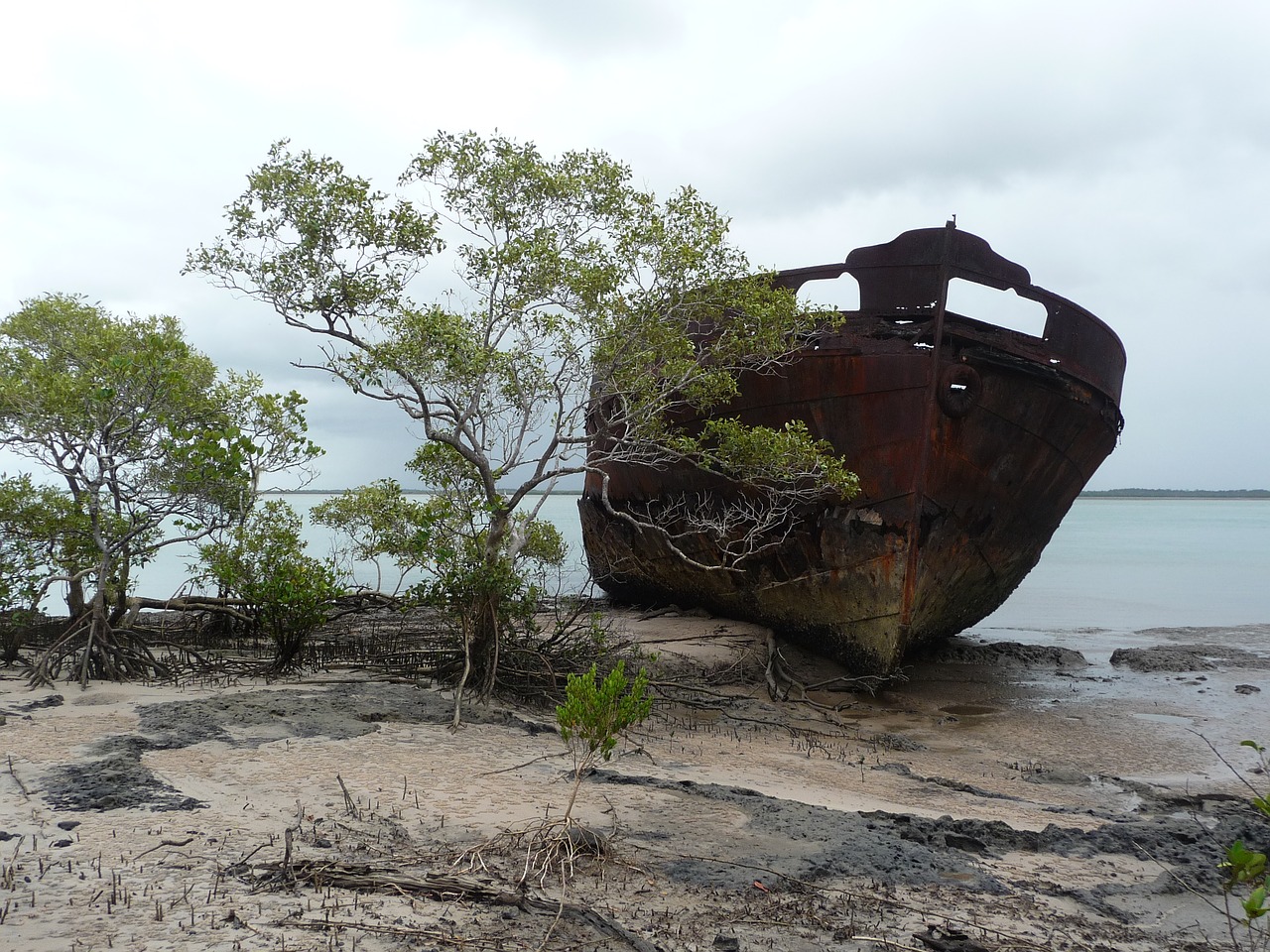 relic ship wreckage free photo