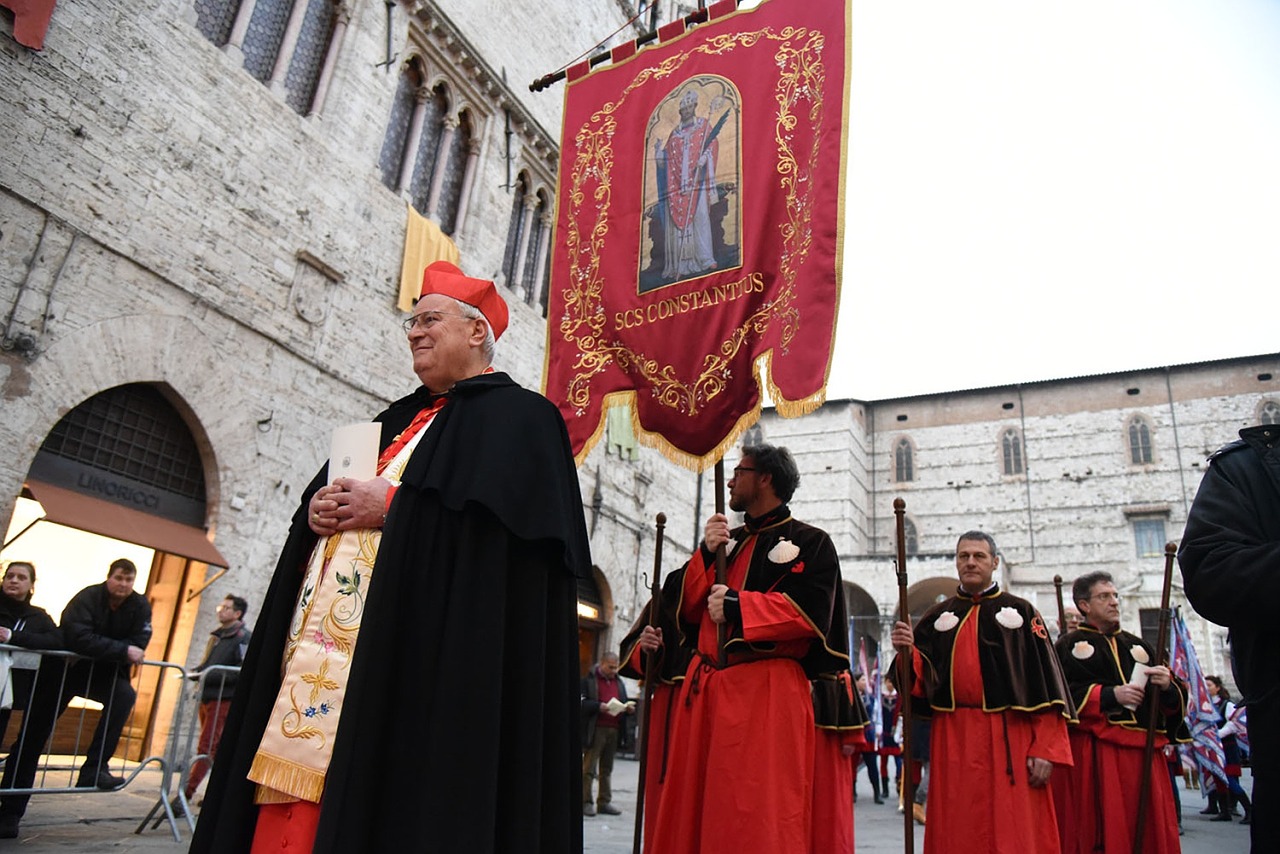 religious procession cardinal bassetti religion free photo