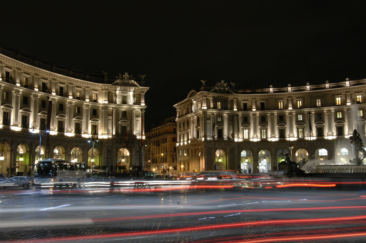 republica rome night free photo