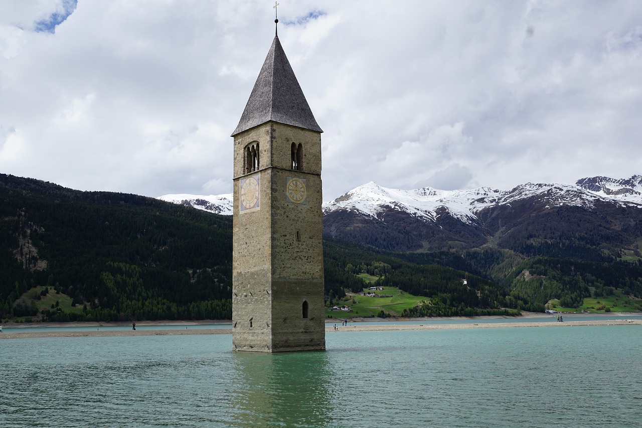 reschensee curon venosta resia lake free photo