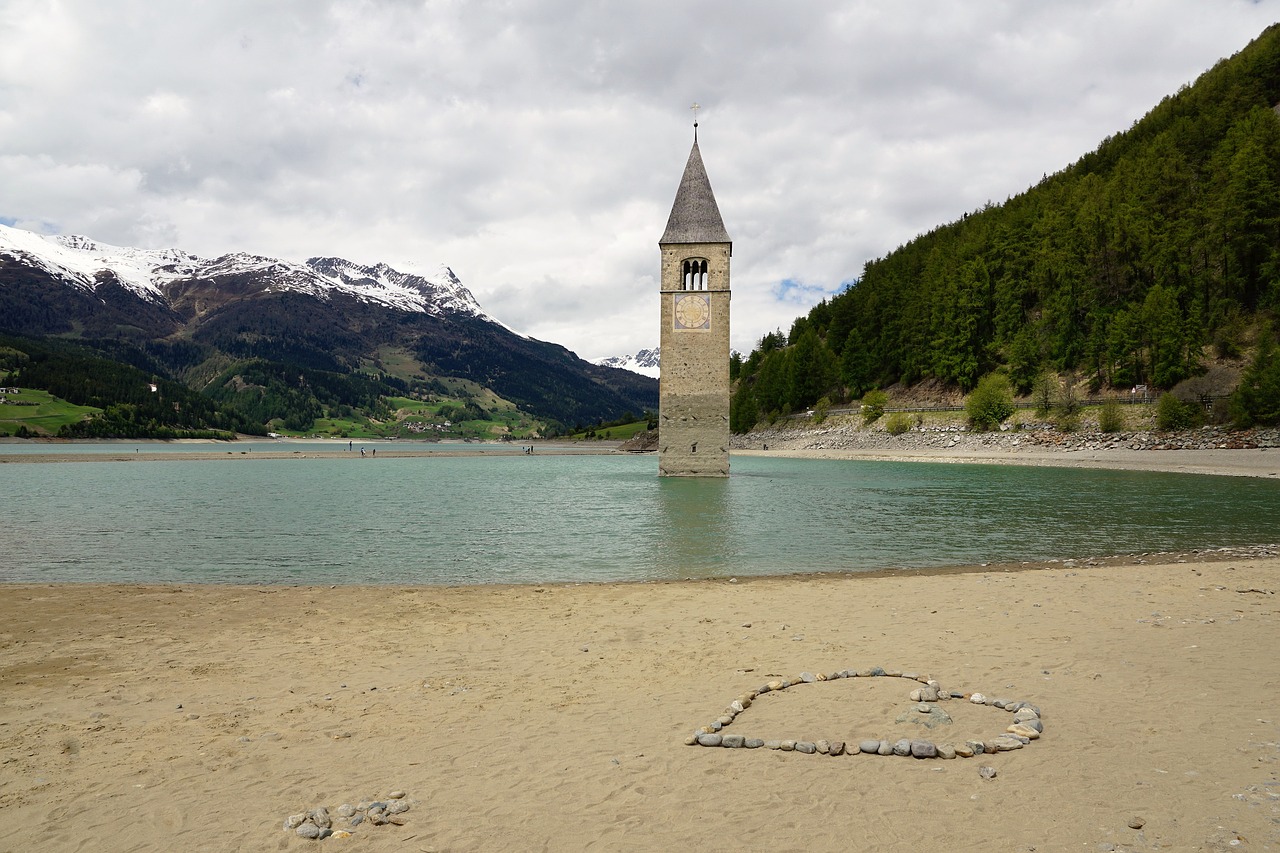 reschensee curon venosta resia lake free photo