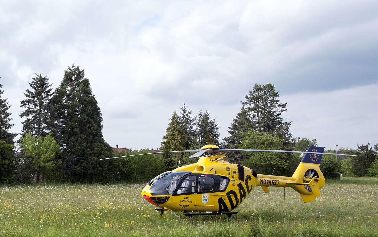 rescue helicopter doctor on call meadow free photo