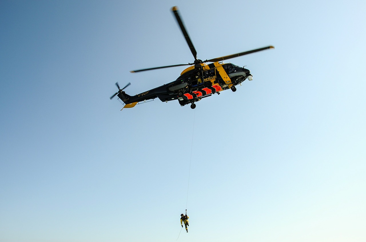 rescue helicopter first help free photo