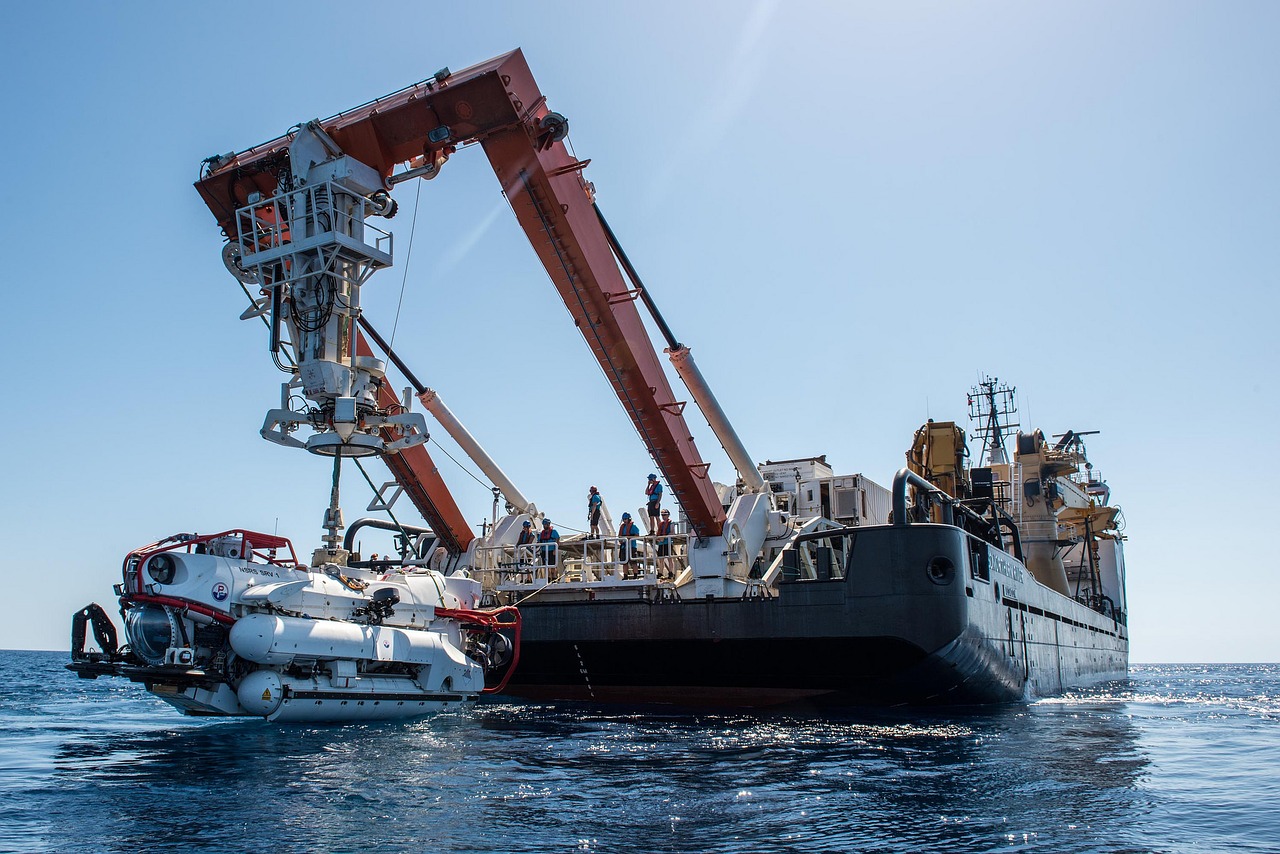 rescue vehicle srv submarine free photo