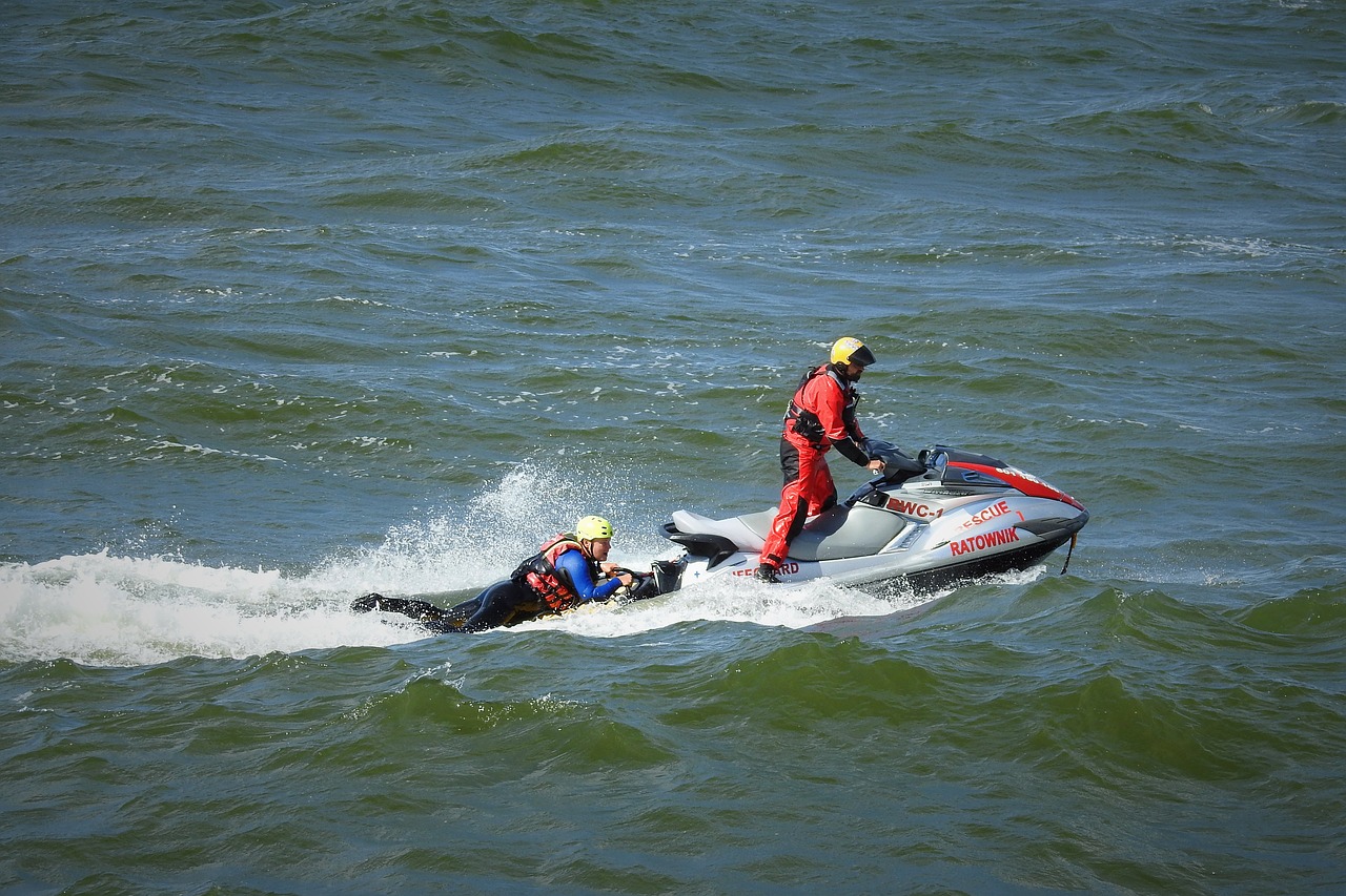 rescuers  sea  exercise free photo