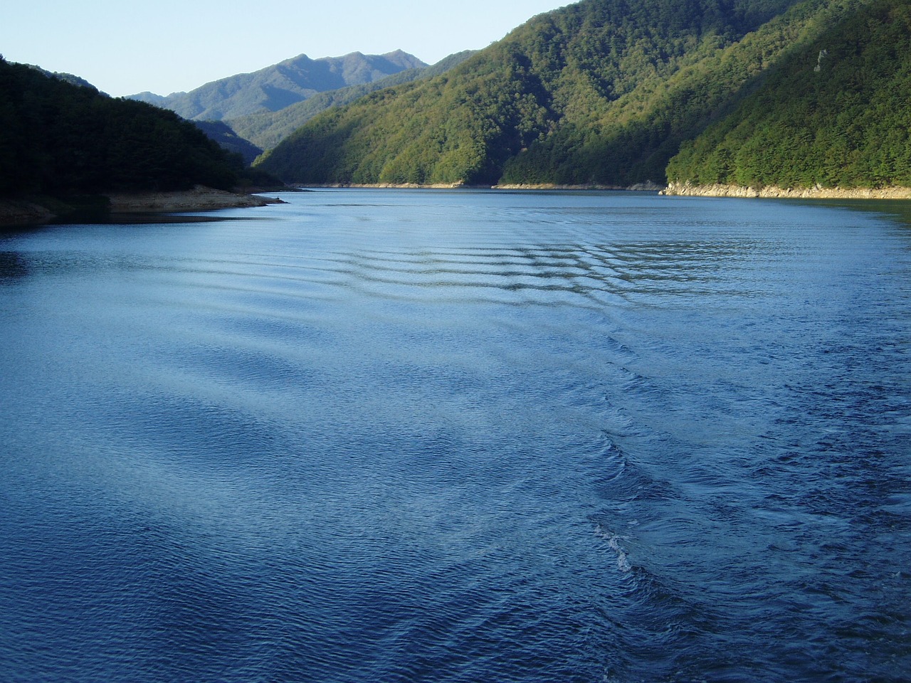 reservoir gangwon do mountain free photo