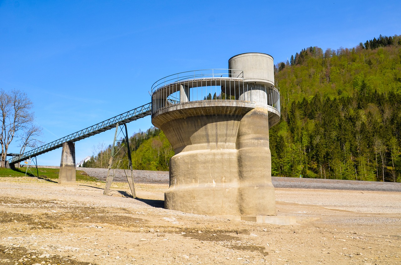 reservoir  drought  overflow work free photo