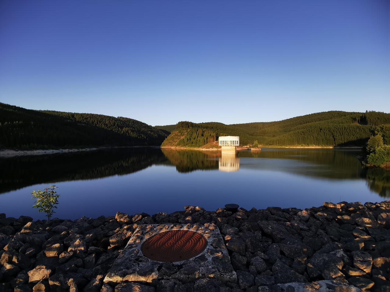 reservoir  lake water  mirroring free photo