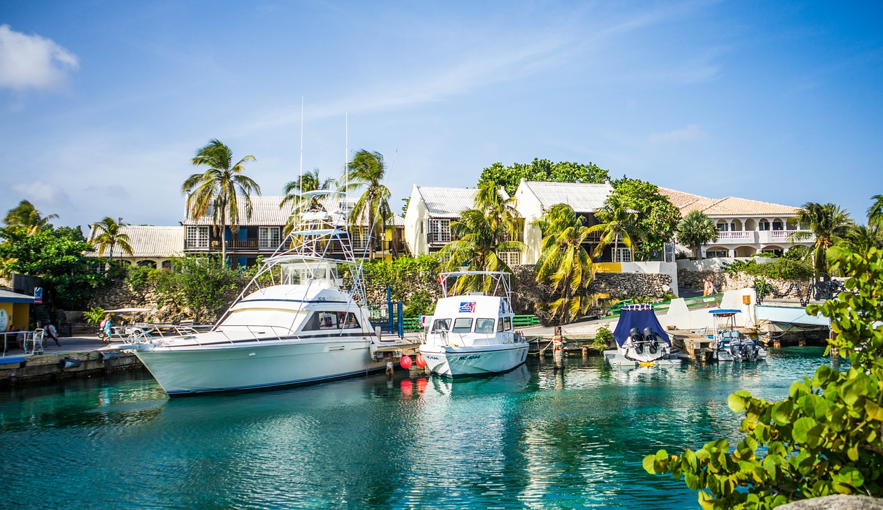 resort boats lagoon free photo