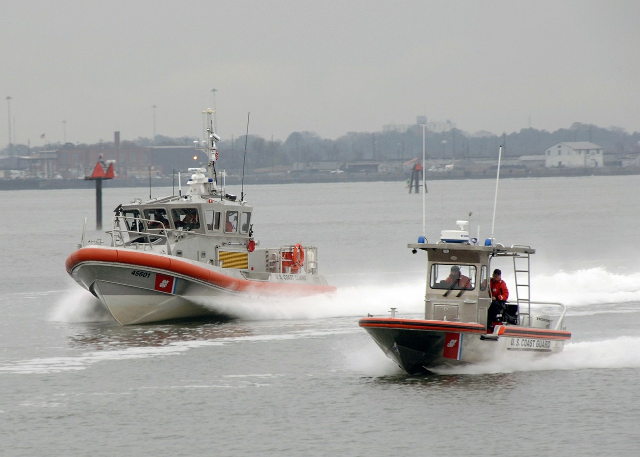 response boats testing crews free photo