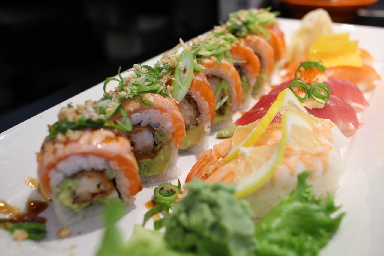 sushi rolls japanese food free photo