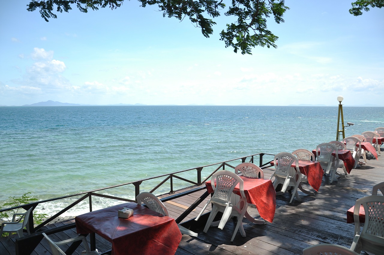 restaurant seaside ocean free photo