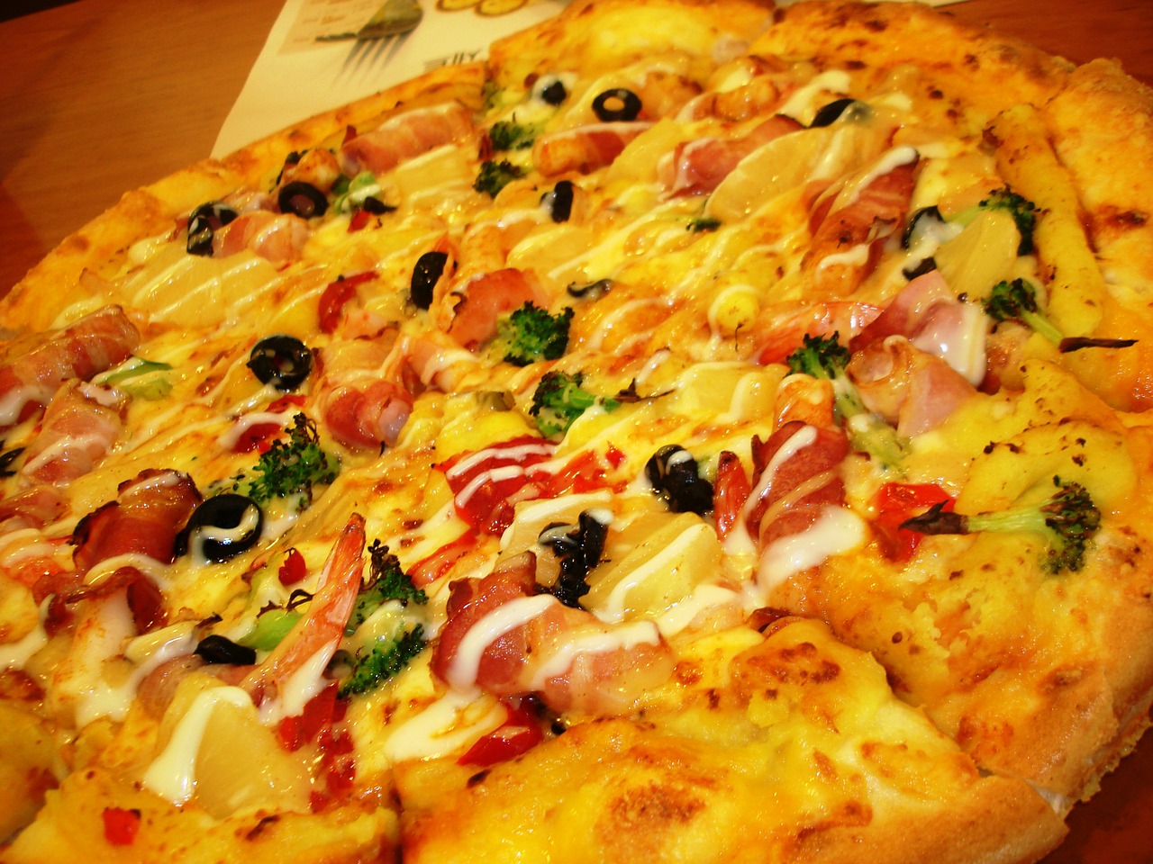 restaurant pizza toppings dining free photo