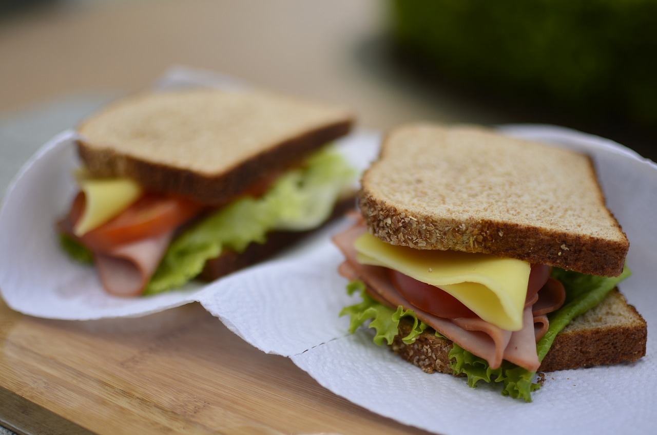 restaurant  kitchen  meat free photo