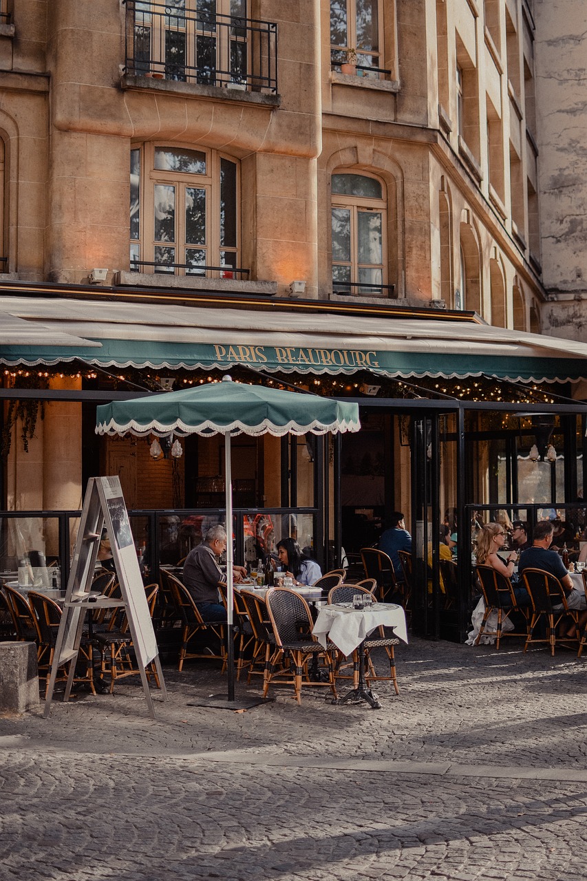 restaurant  paris  france free photo