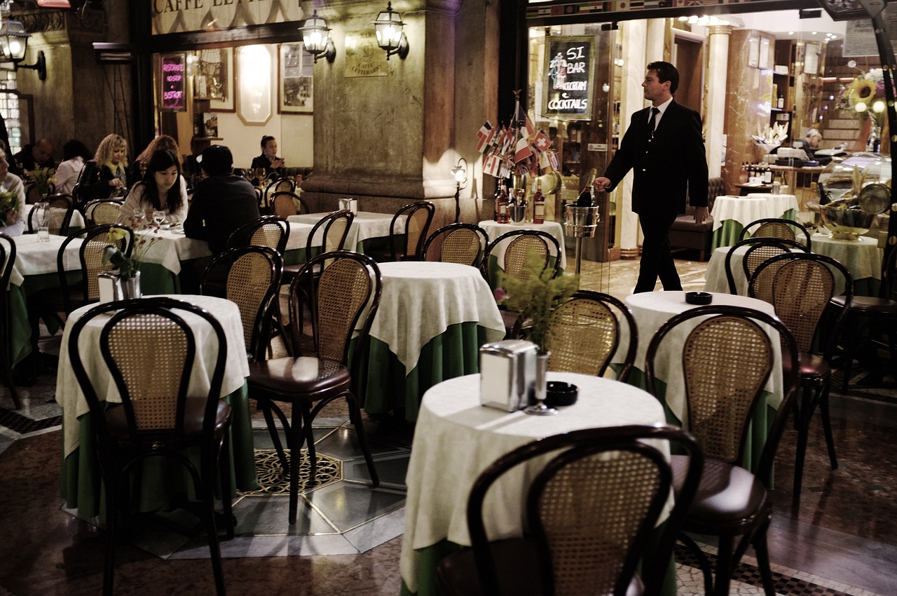 restaurant milan italy free photo