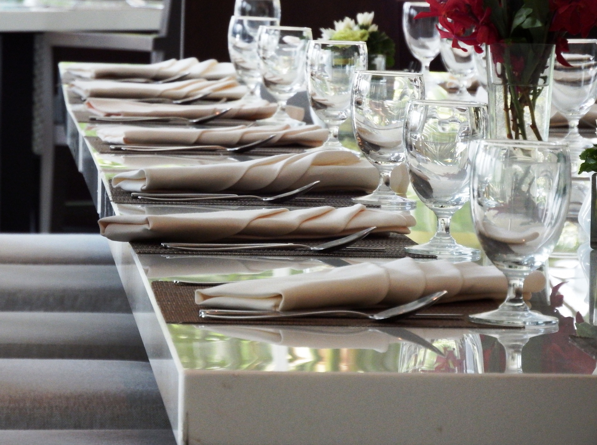 restaurant table cutlery free photo
