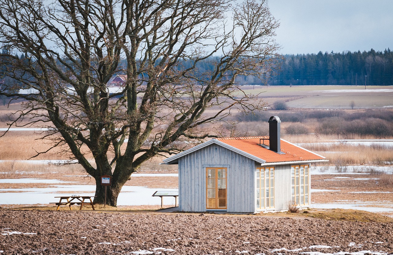 resting hut  tysslinge  örebro free photo