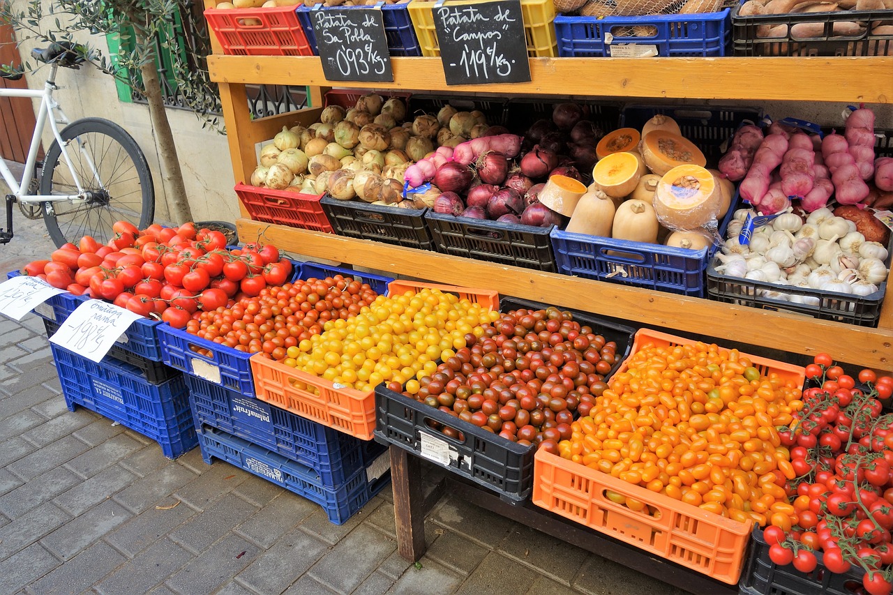retail  vegetables  tomatoes free photo