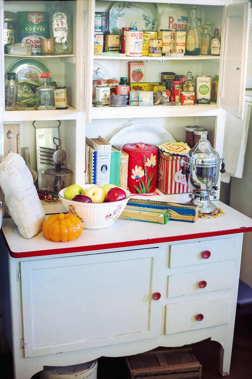 retro kitchen vintage cupboard retro free photo