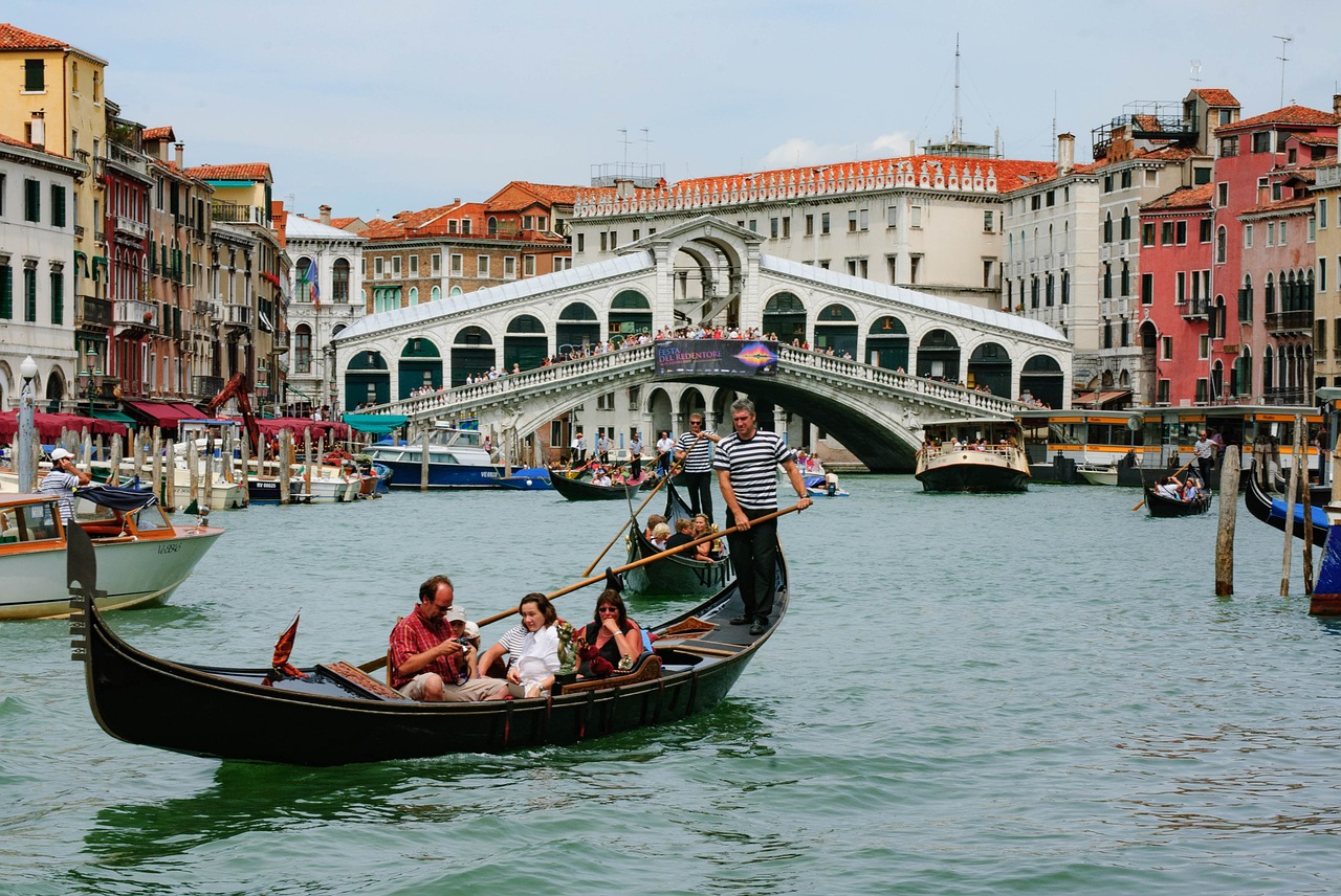 rialto venice gondola free photo