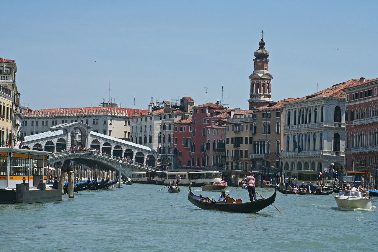 rialto bridge rialto venice free photo