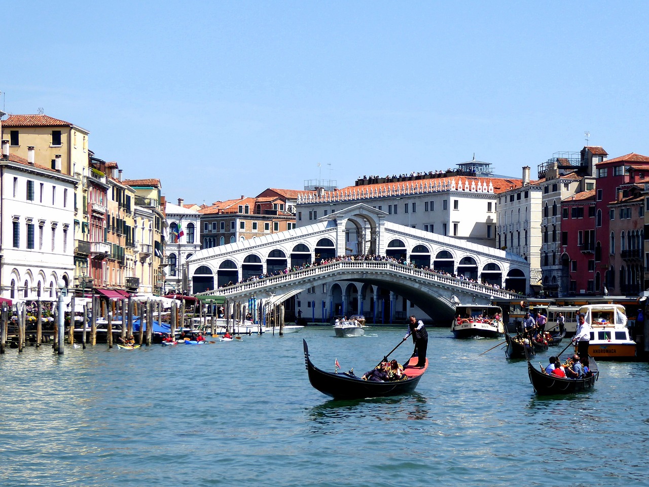 rialto bridge canal grande gondola free photo