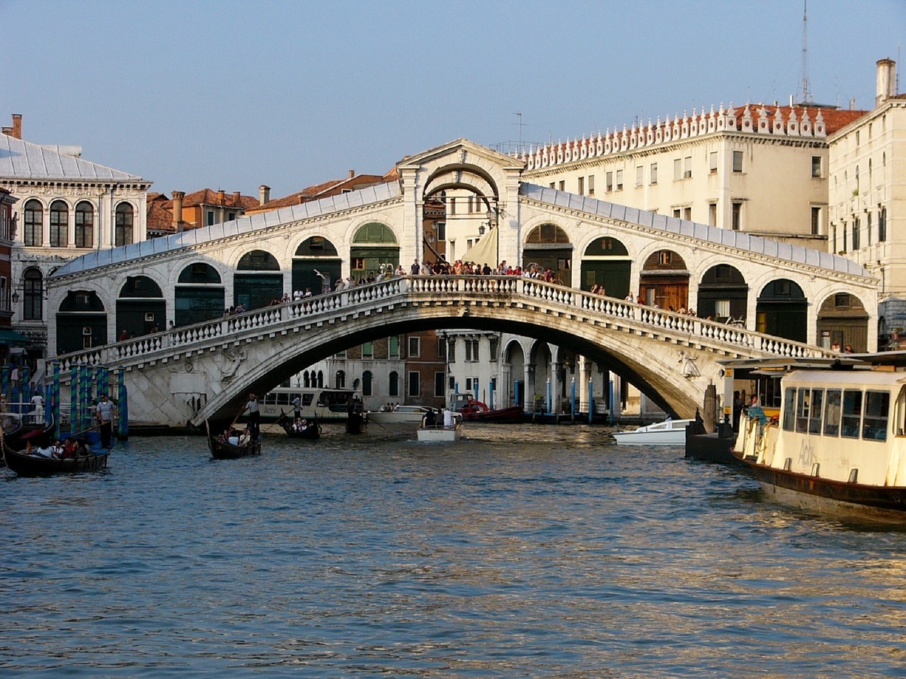 rialto bridge canal water free photo