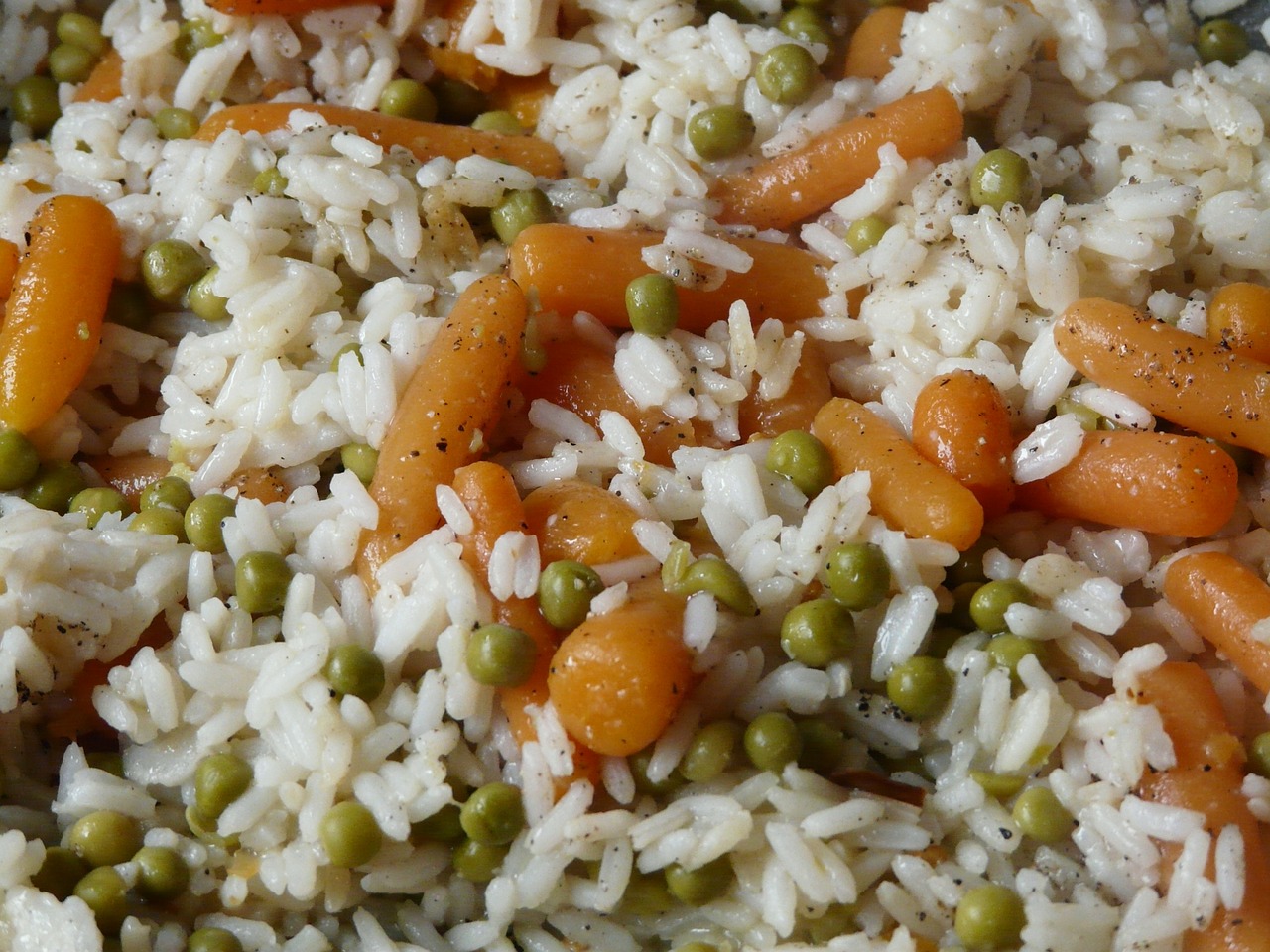 rice ladle rice peas free photo