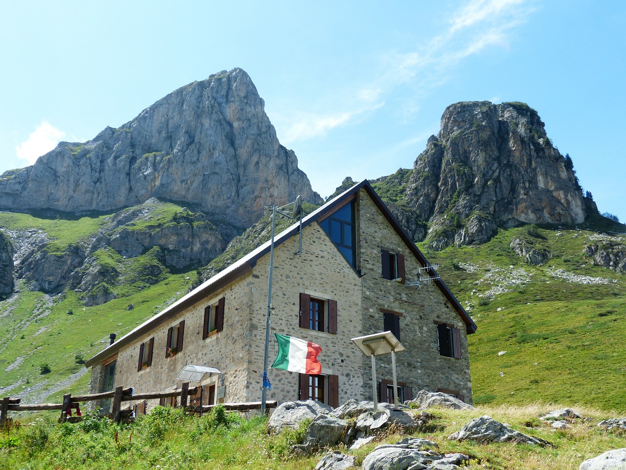 rifugio mondovì alpine hut mountain hut free photo