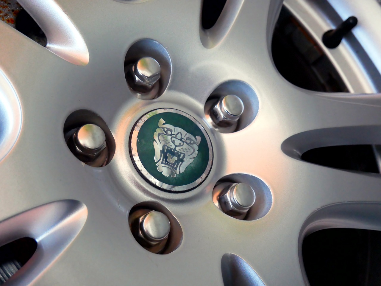 rim  wheel  detail free photo