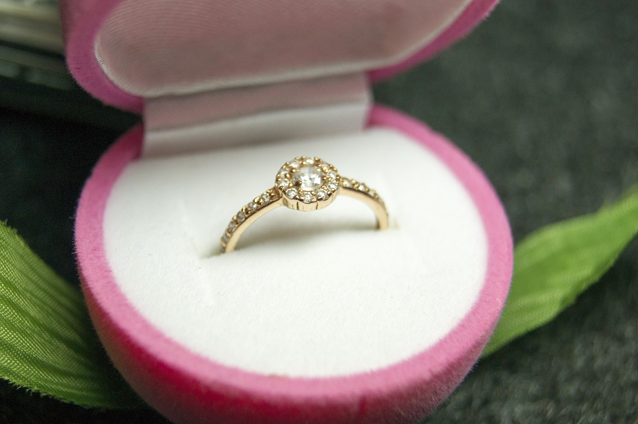 ring diamonds gift free photo