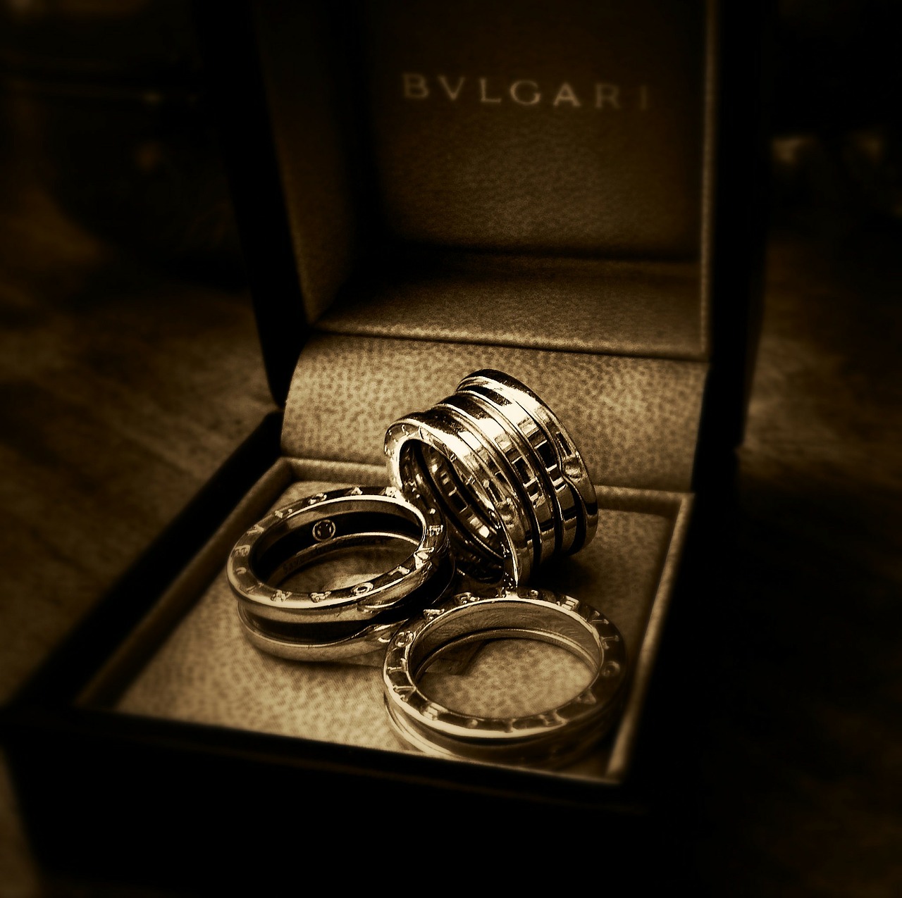 ring luxury black and white free photo
