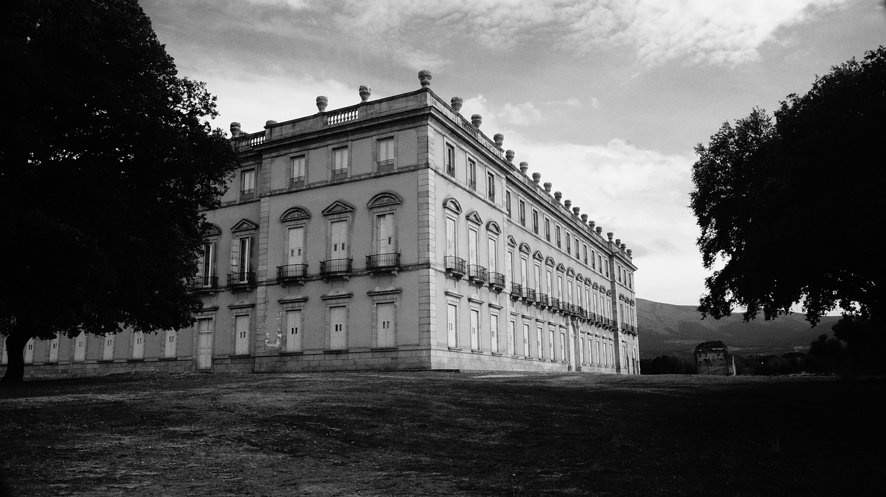 riofrio palace facade free photo