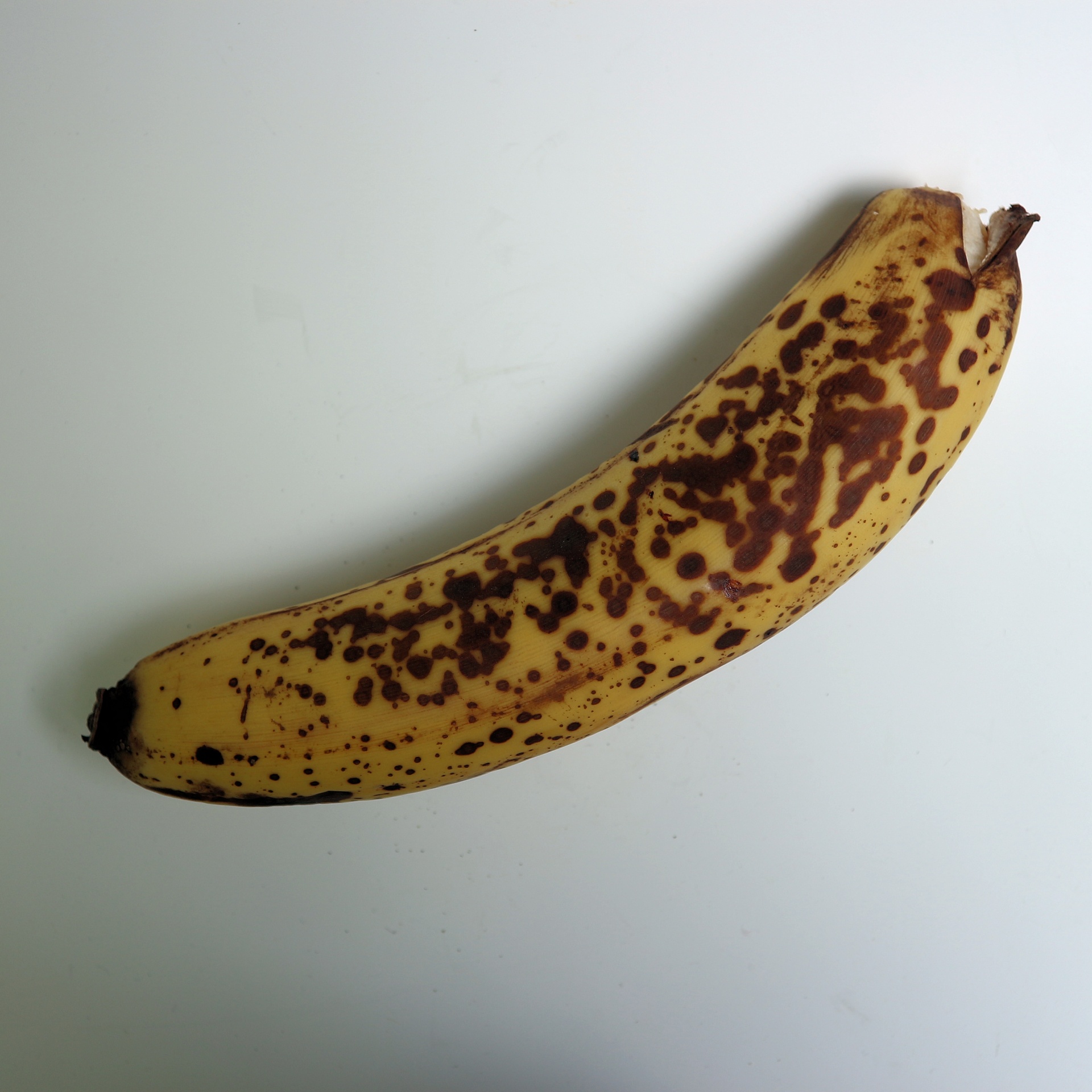 ripe banana isolated free photo