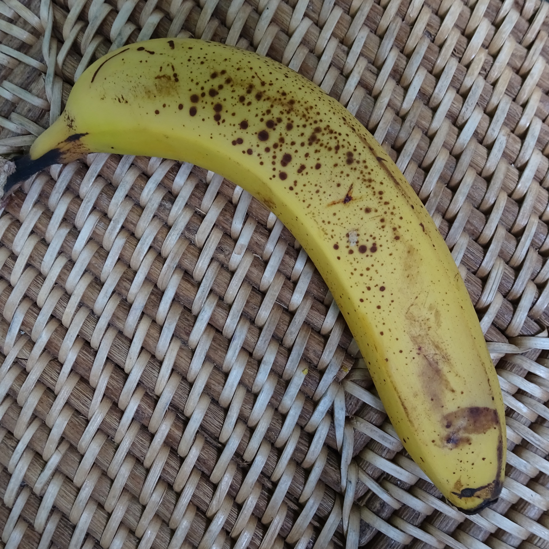 ripe banana closeup free photo
