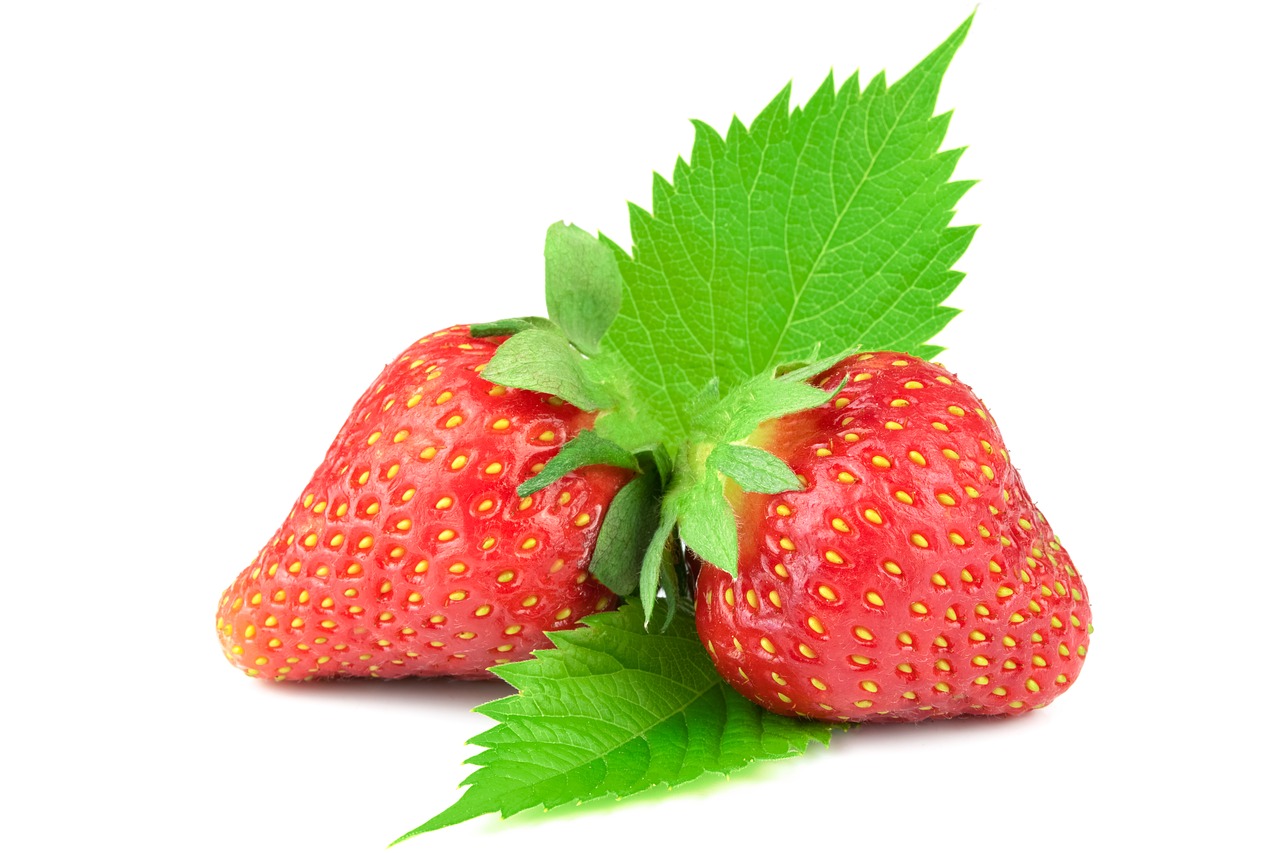 ripe strawberries  strawberry  fruit free photo