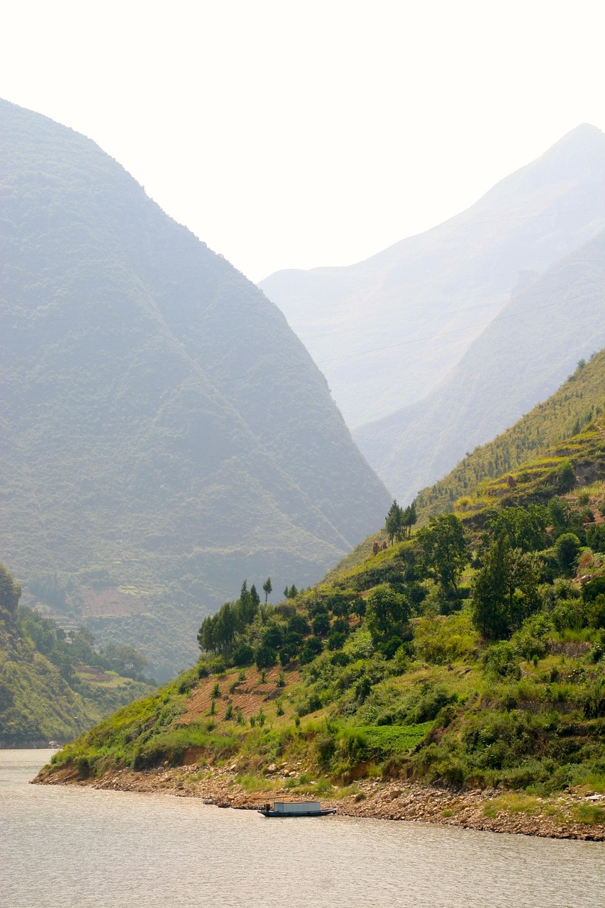 yangtze river jiujiang gorge free photo