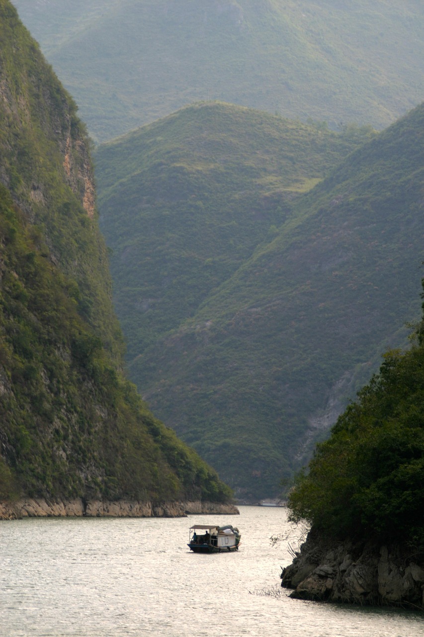 yangtze river jiujiang gorge free photo