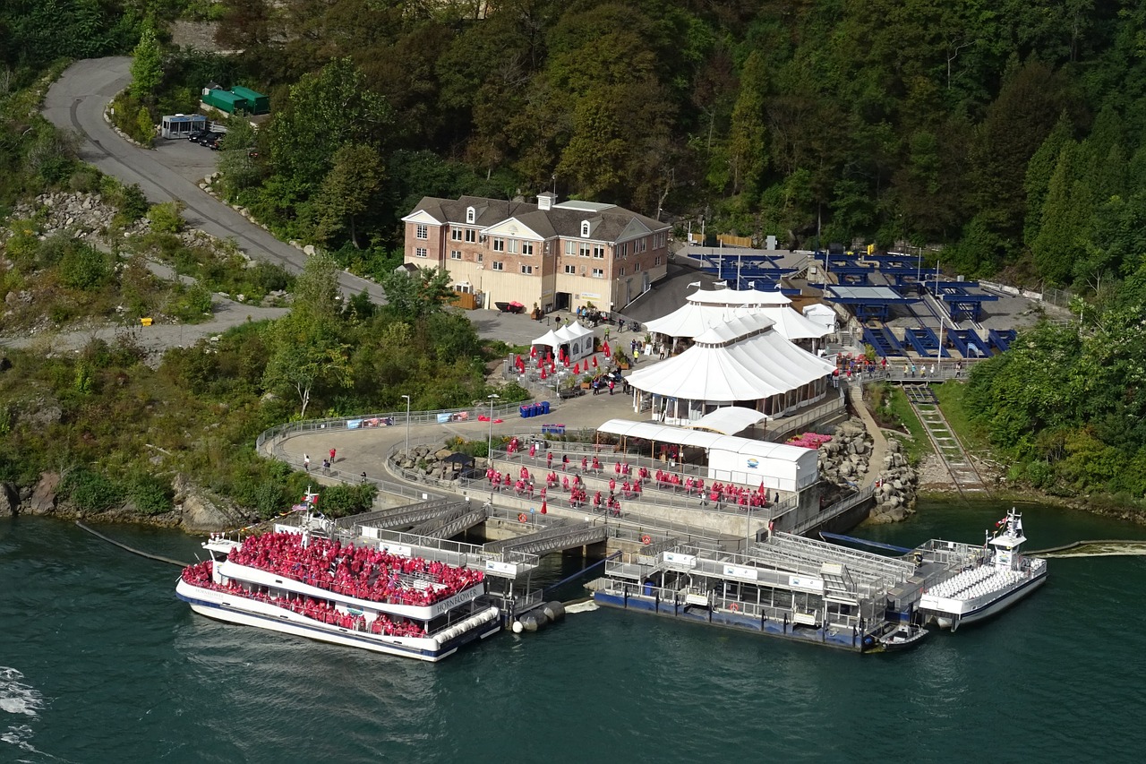 river niagara cruise free photo